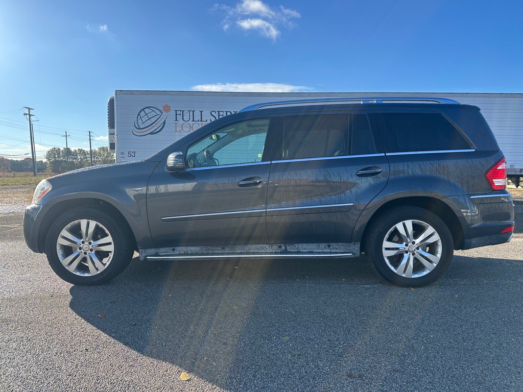 2012 Mercedes-Benz GL-Class Image 2