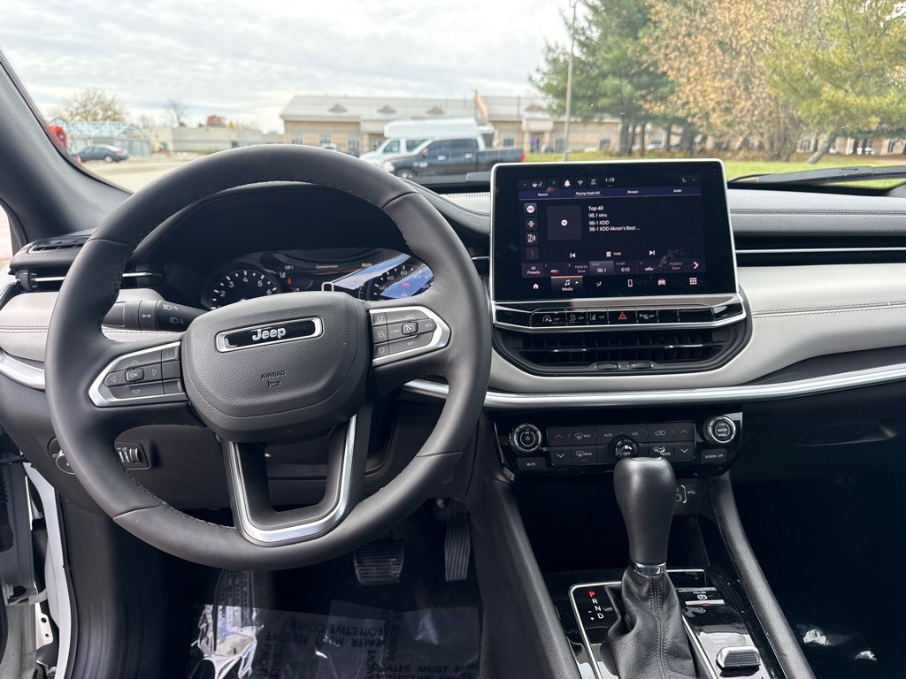 2025 Jeep Compass Image 9