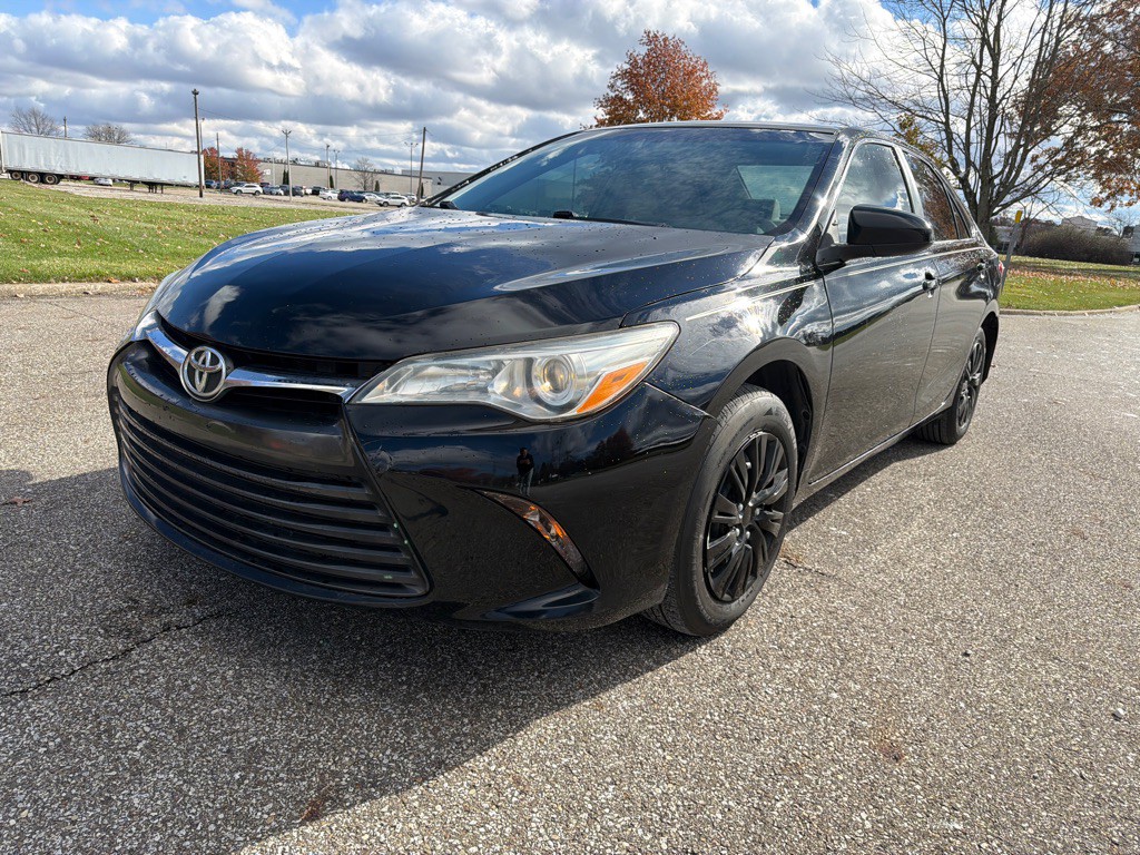 2016 Toyota Camry Image 1