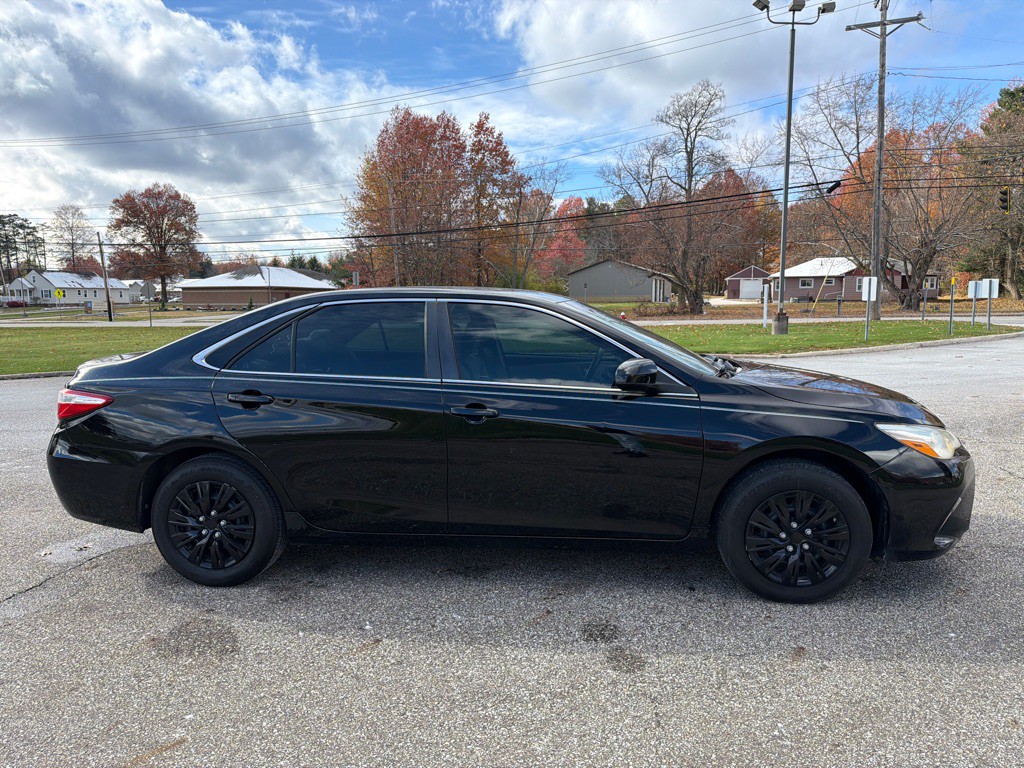 2016 Toyota Camry Image 4