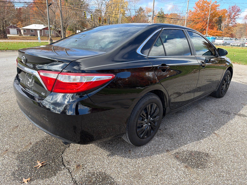 2016 Toyota Camry Image 5