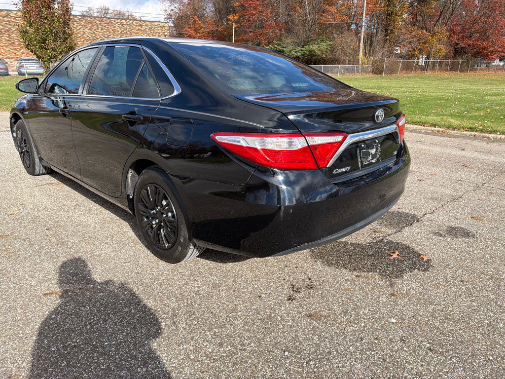 2016 Toyota Camry Image 6