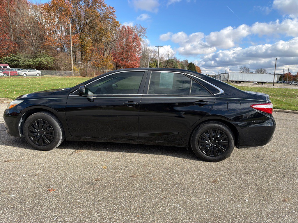 2016 Toyota Camry Image 7