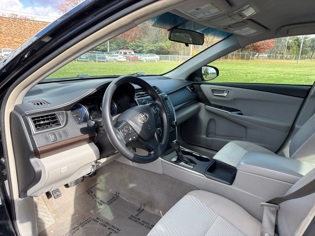 2016 Toyota Camry Image 8
