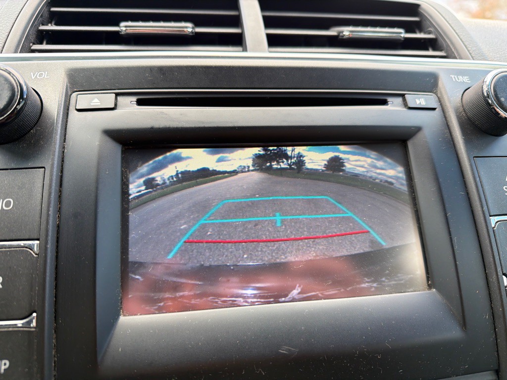 2016 Toyota Camry Image 10