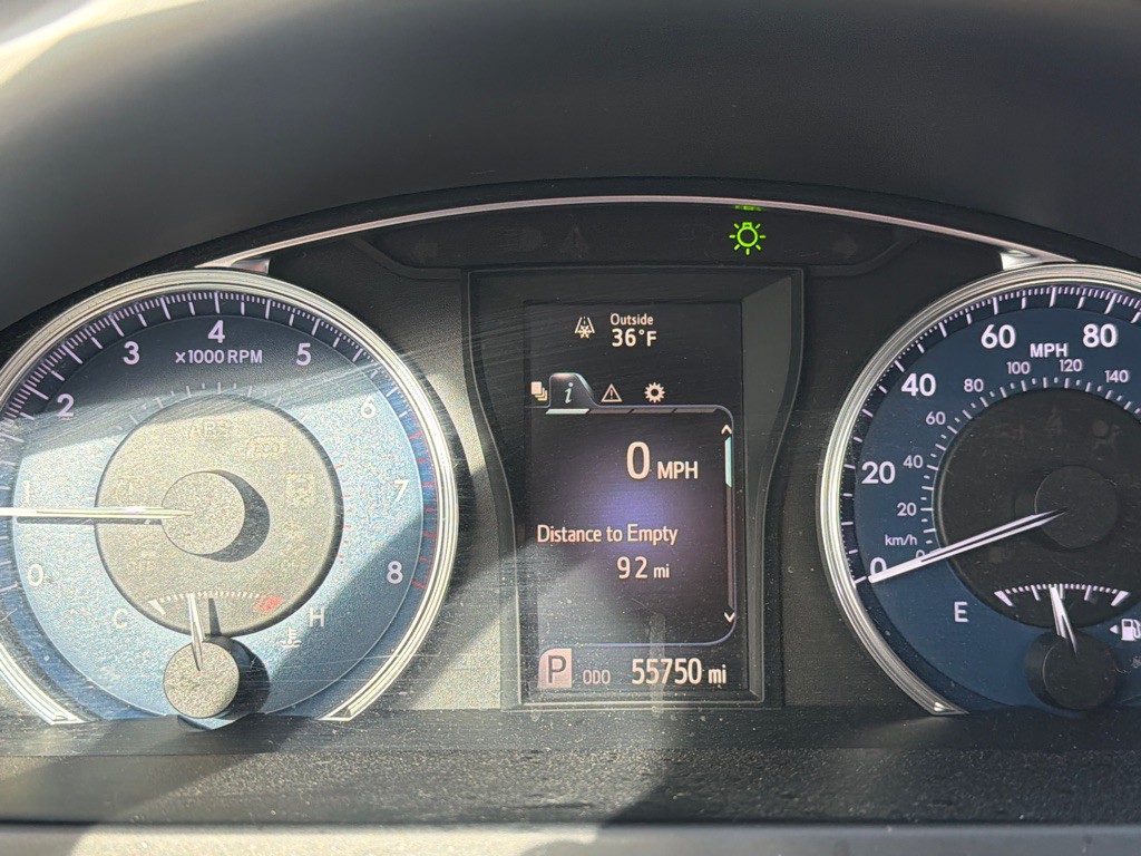 2016 Toyota Camry Image 11