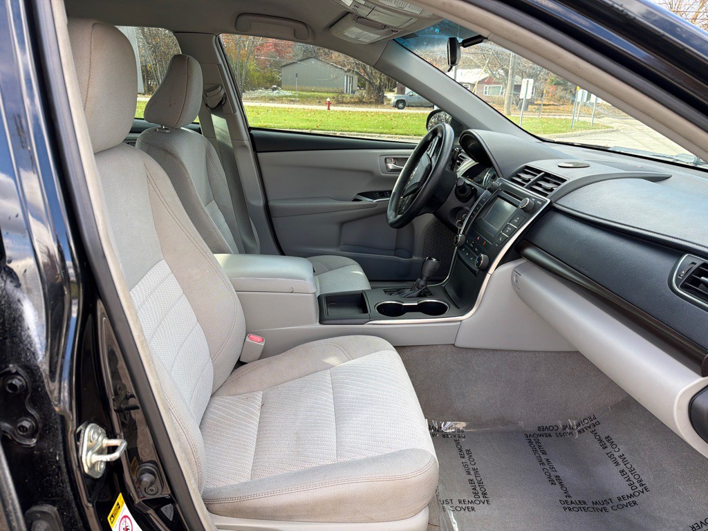 2016 Toyota Camry Image 14