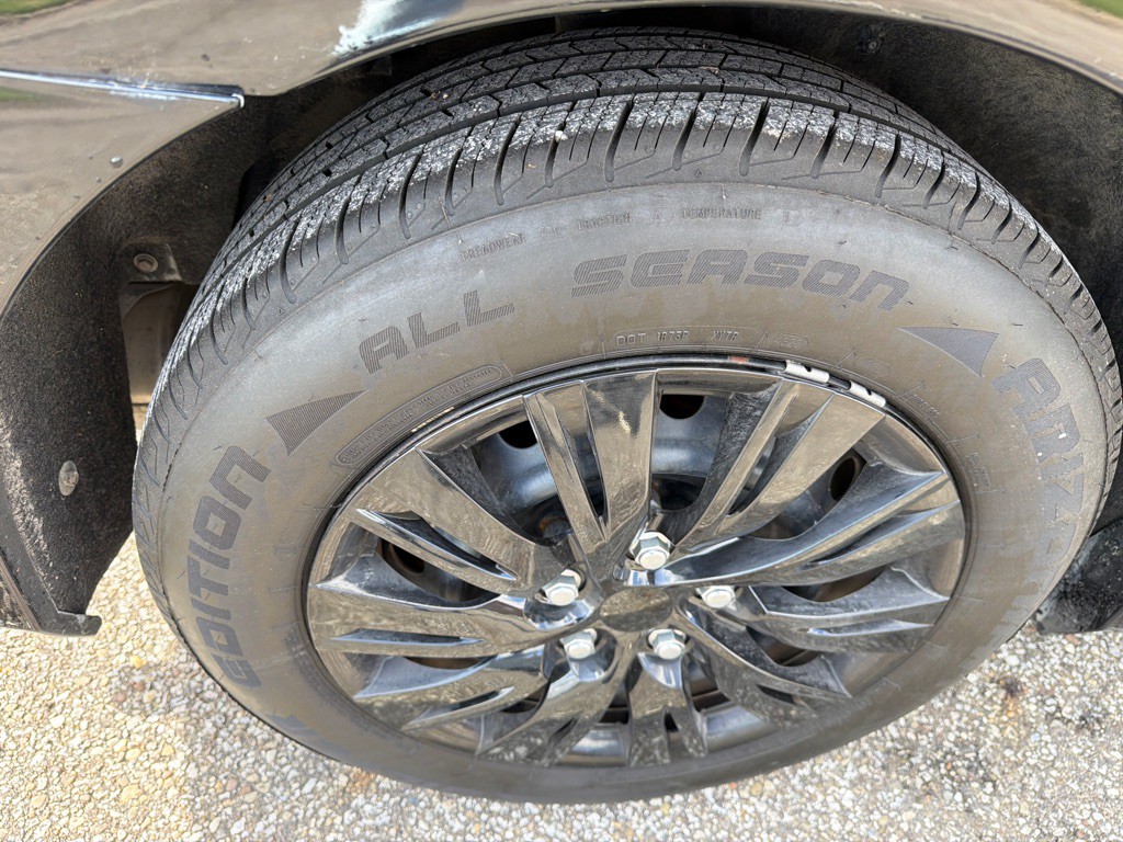 2016 Toyota Camry Image 17