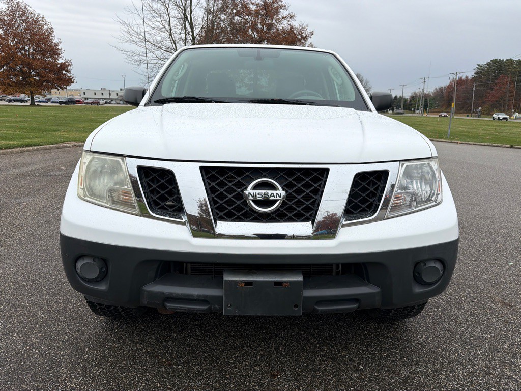 2011 Nissan Frontier Image 2