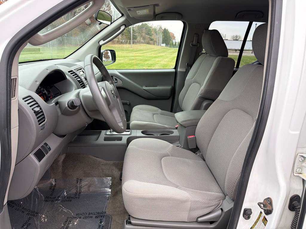 2011 Nissan Frontier Image 10