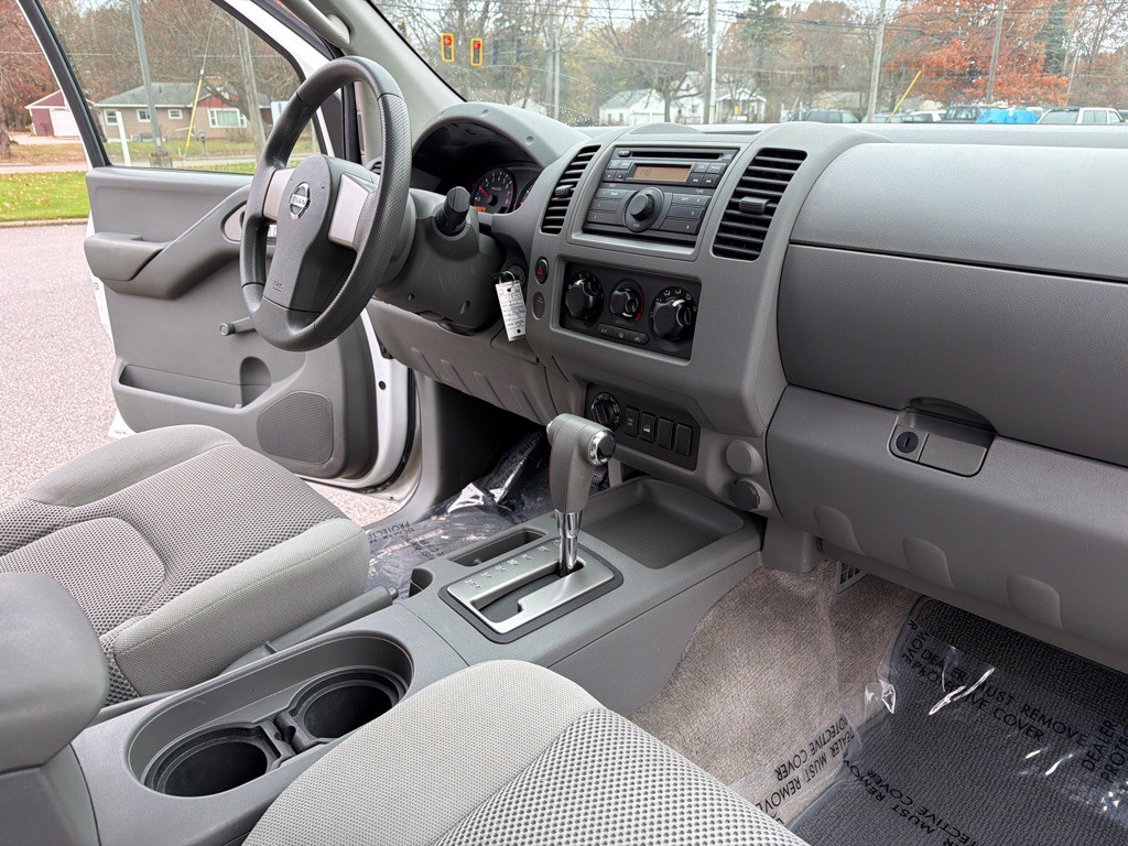2011 Nissan Frontier Image 13