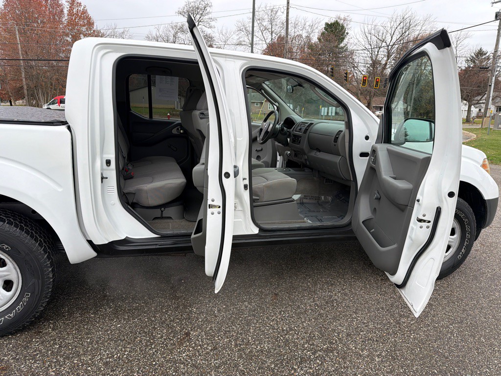 2011 Nissan Frontier Image 16