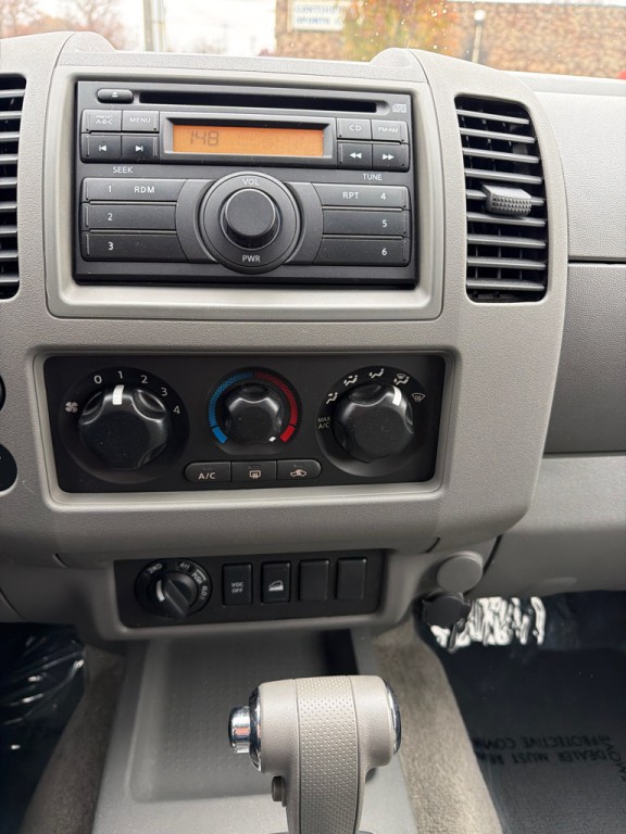 2011 Nissan Frontier Image 17