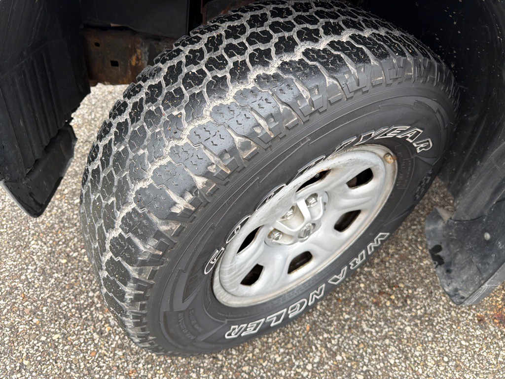 2011 Nissan Frontier Image 20