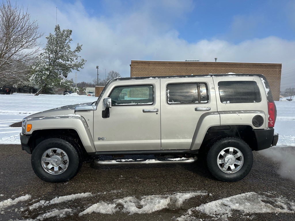 2007 HUMMER H3 Image 2