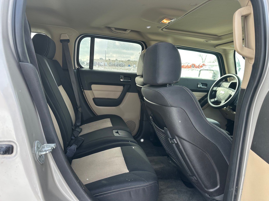 2007 HUMMER H3 Image 10