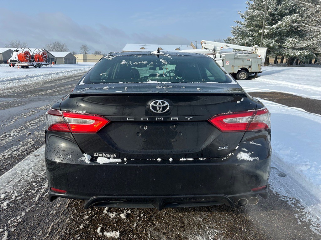 2019 Toyota Camry Image 3