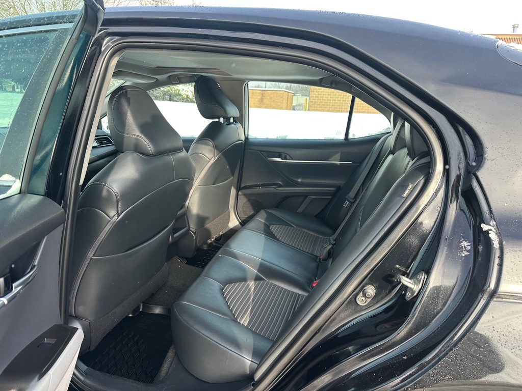 2019 Toyota Camry Image 11