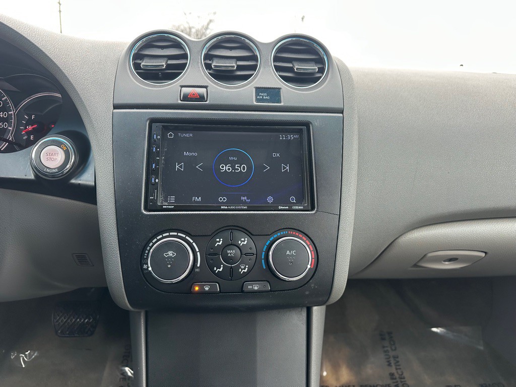 2010 Nissan Altima Image 11