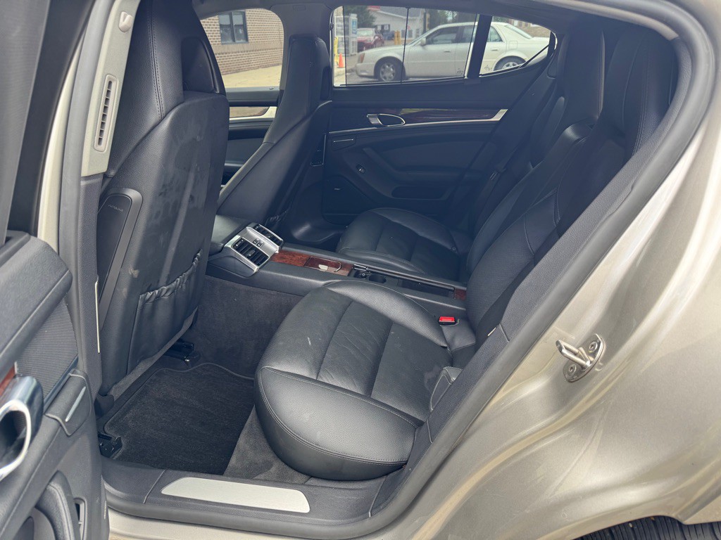 2012 Porsche Panamera Image 14