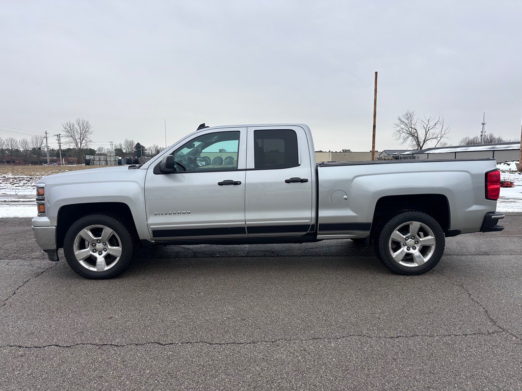 2015 Chevrolet Silverado 1500 Image 2