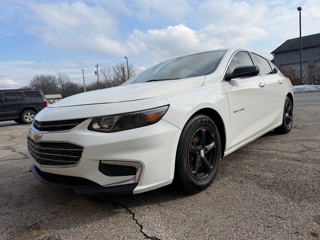 2018 Chevrolet Malibu Image 1