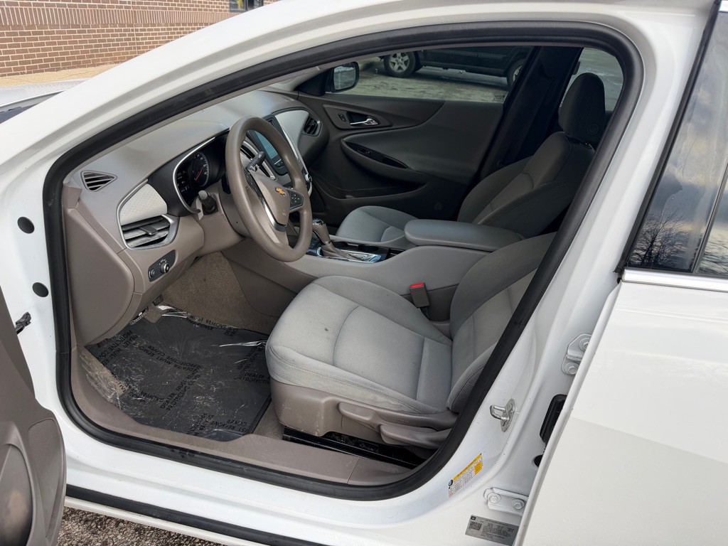 2018 Chevrolet Malibu Image 9