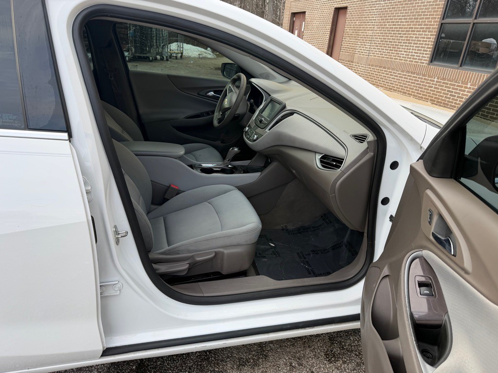 2018 Chevrolet Malibu Image 10