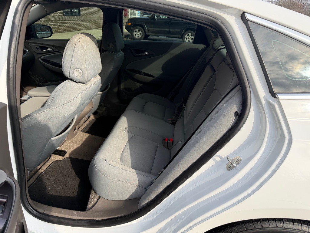 2018 Chevrolet Malibu Image 12