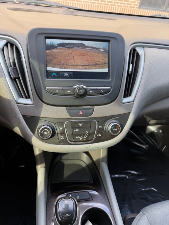 2018 Chevrolet Malibu Image 14