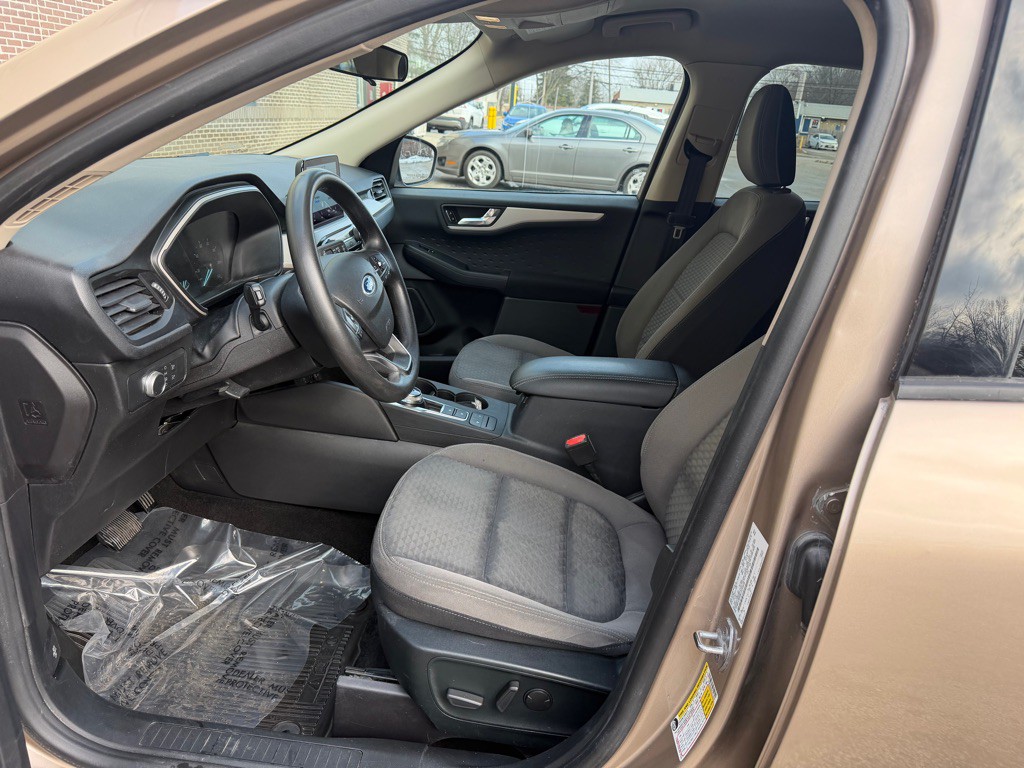 2020 Ford Escape Image 9