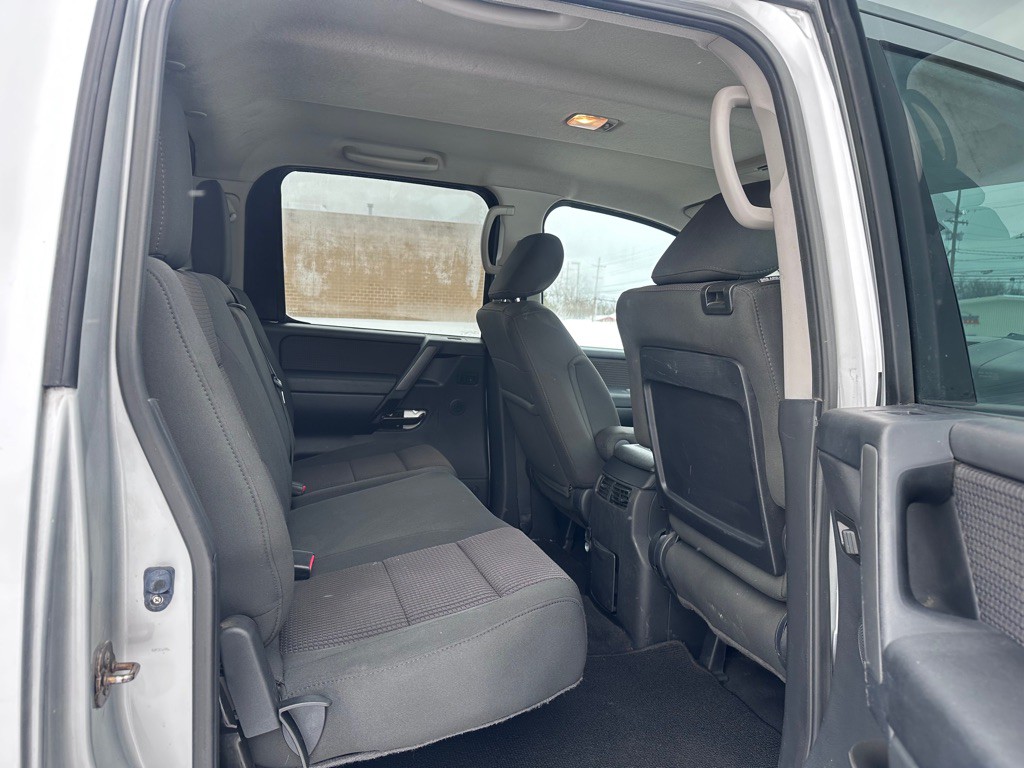 2012 Nissan Titan Image 6