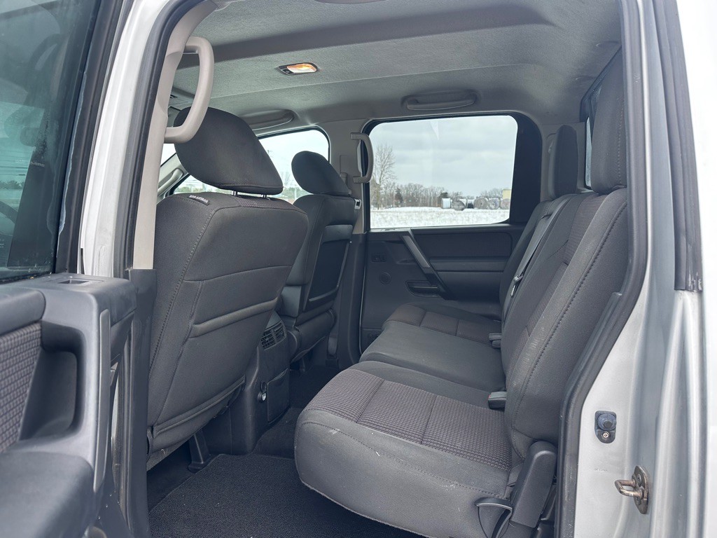 2012 Nissan Titan Image 9