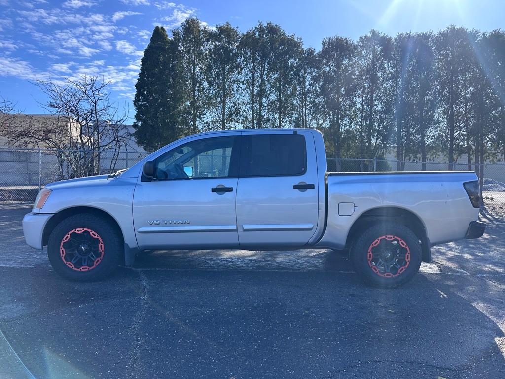 2012 Nissan Titan Image 2