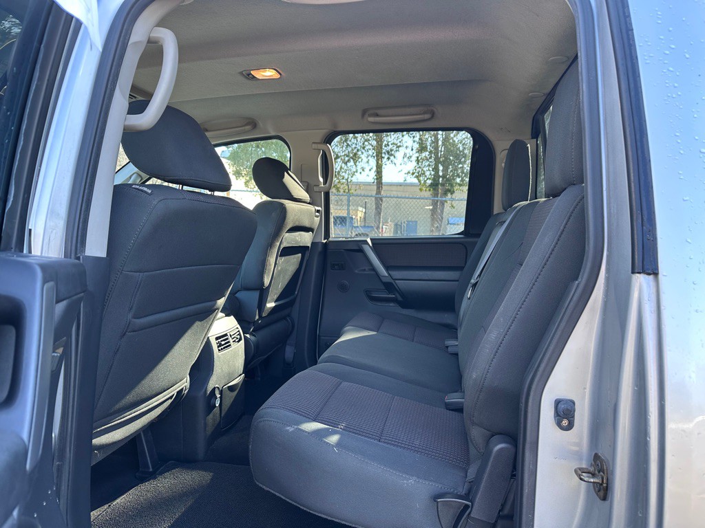 2012 Nissan Titan Image 11