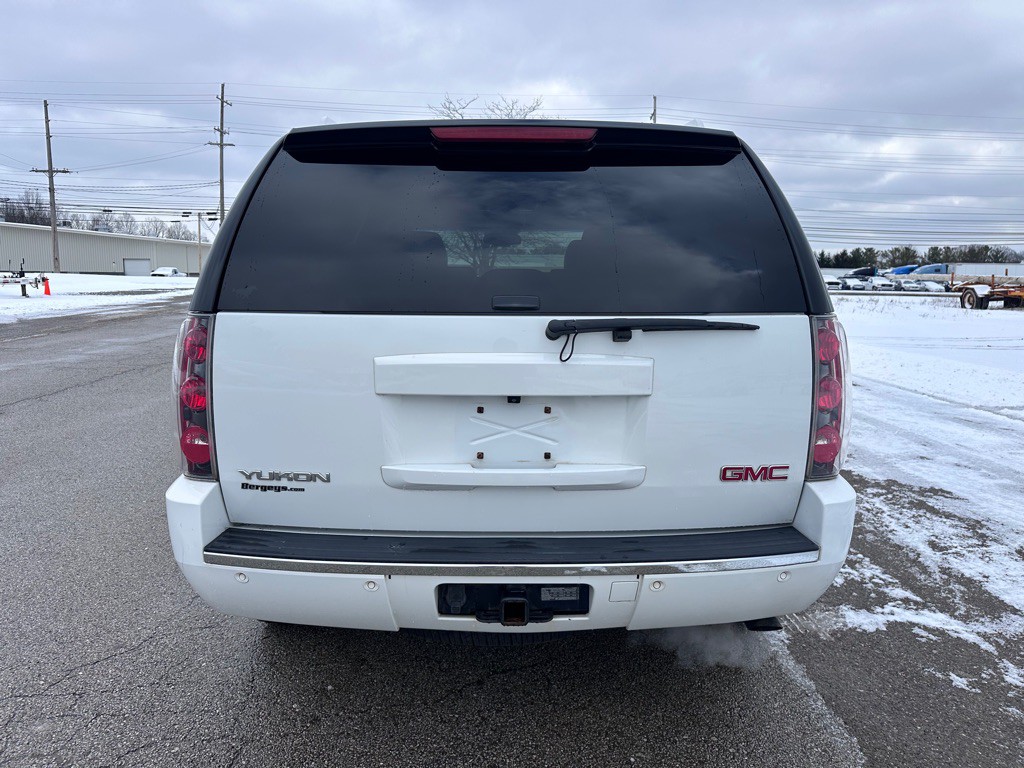 2008 GMC Yukon Image 3