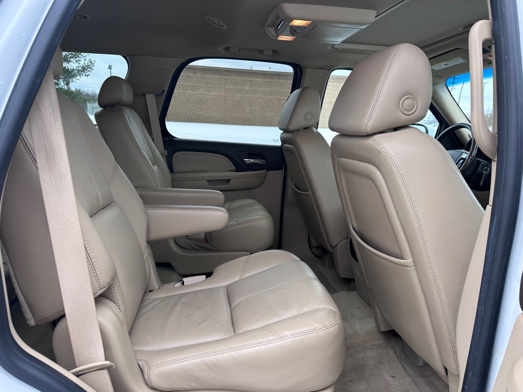 2008 GMC Yukon Image 9