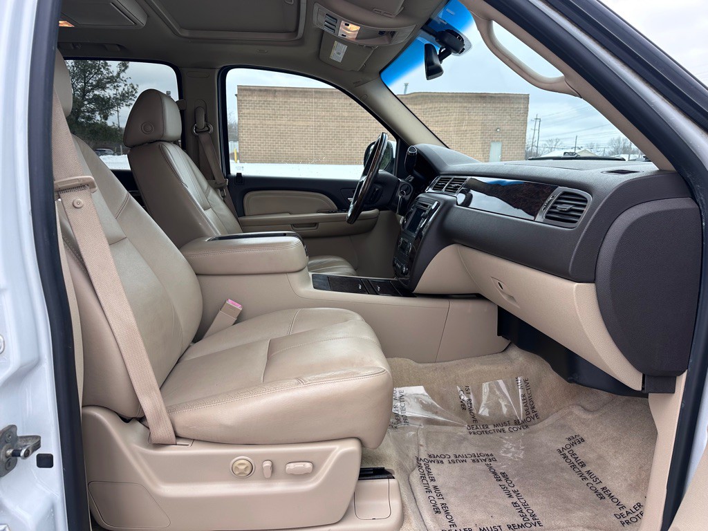 2008 GMC Yukon Image 10