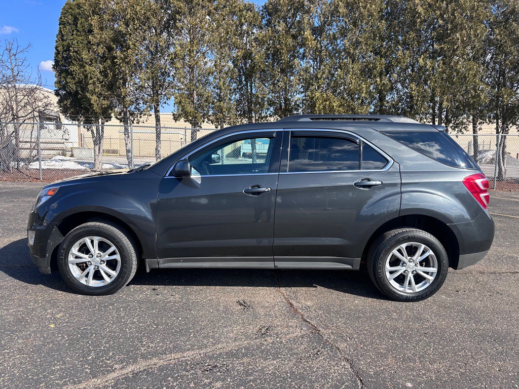 2017 Chevrolet Equinox Image 2
