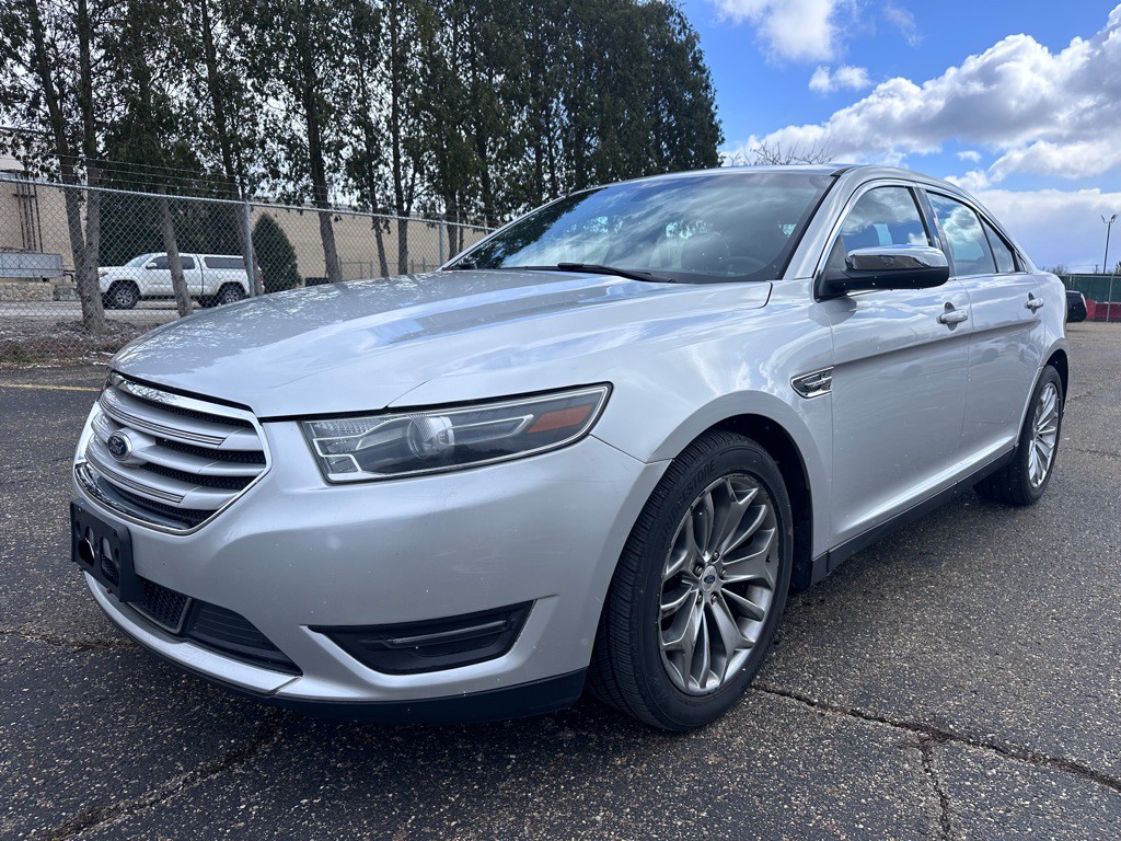 2015 Ford Taurus Image 1