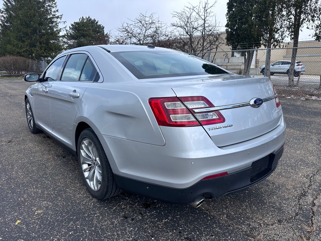 2015 Ford Taurus Image 3