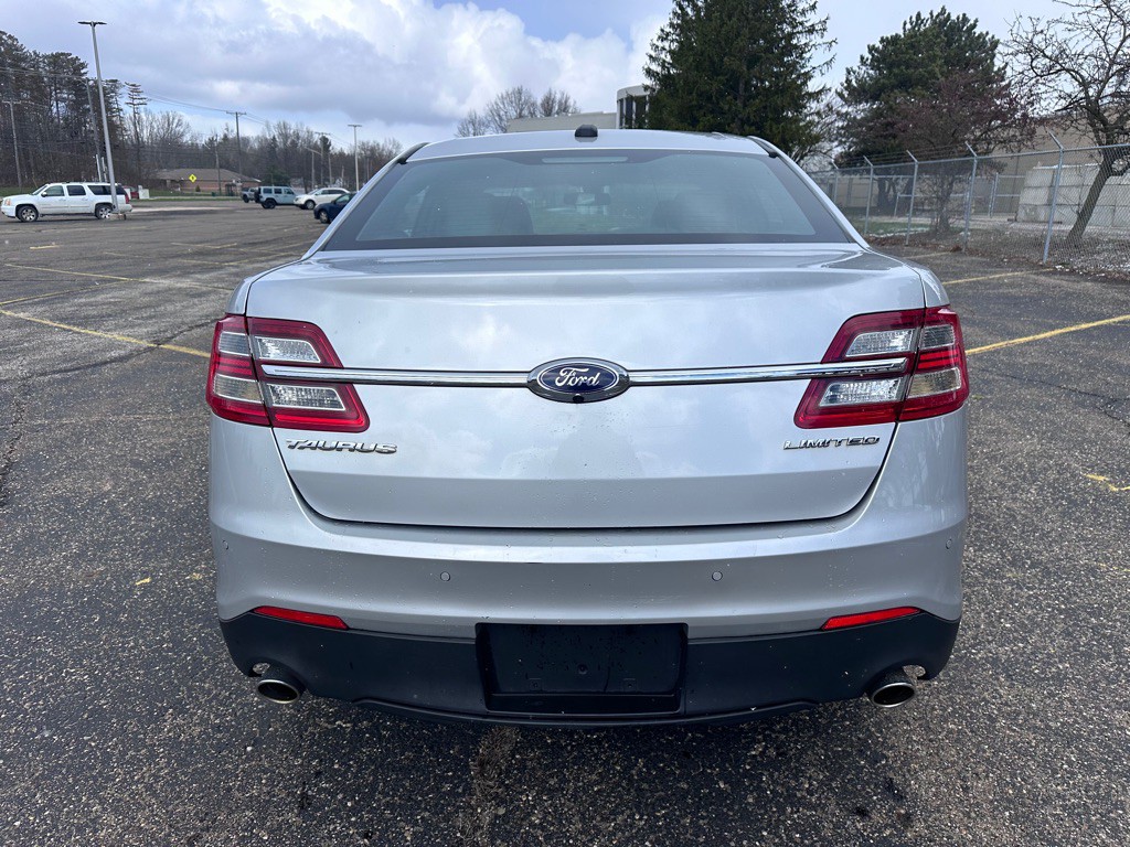 2015 Ford Taurus Image 5