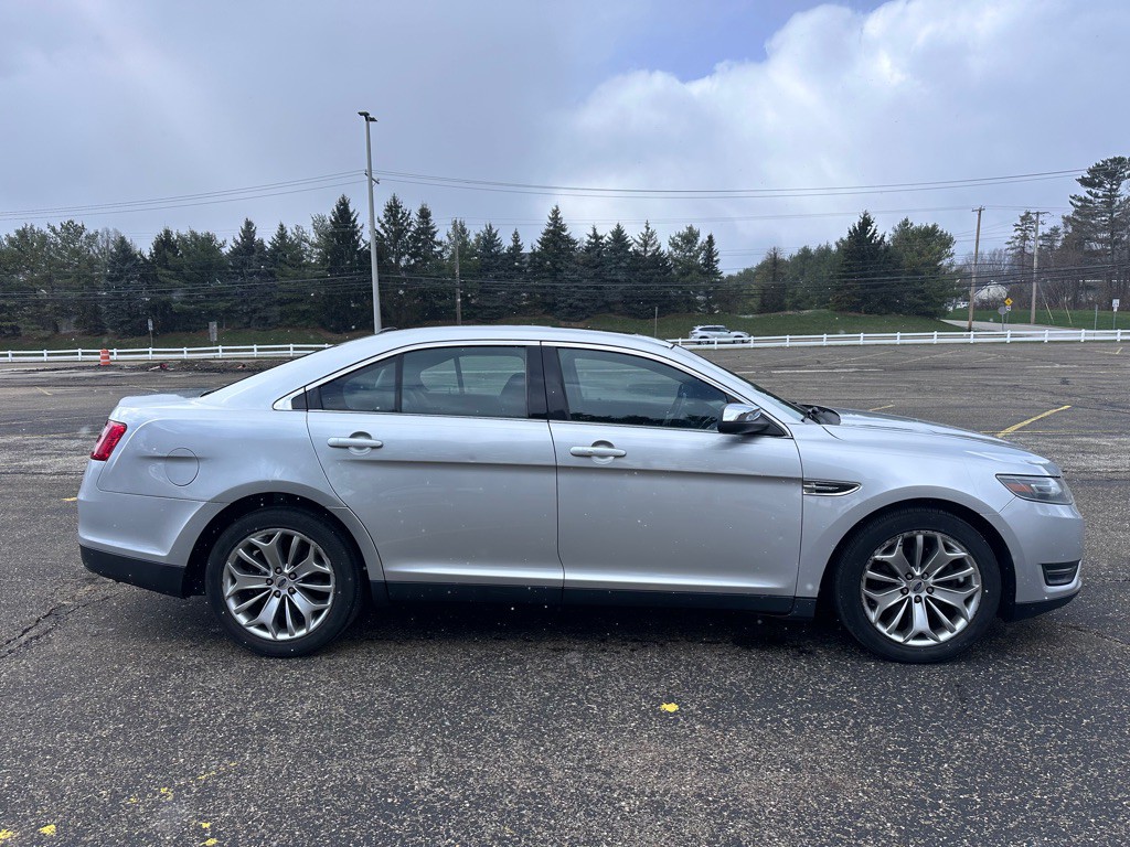2015 Ford Taurus Image 6
