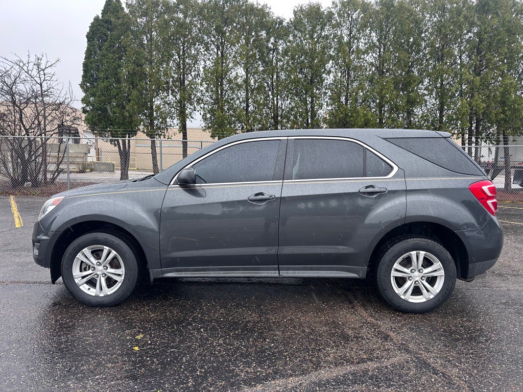 2017 Chevrolet Equinox Image 2