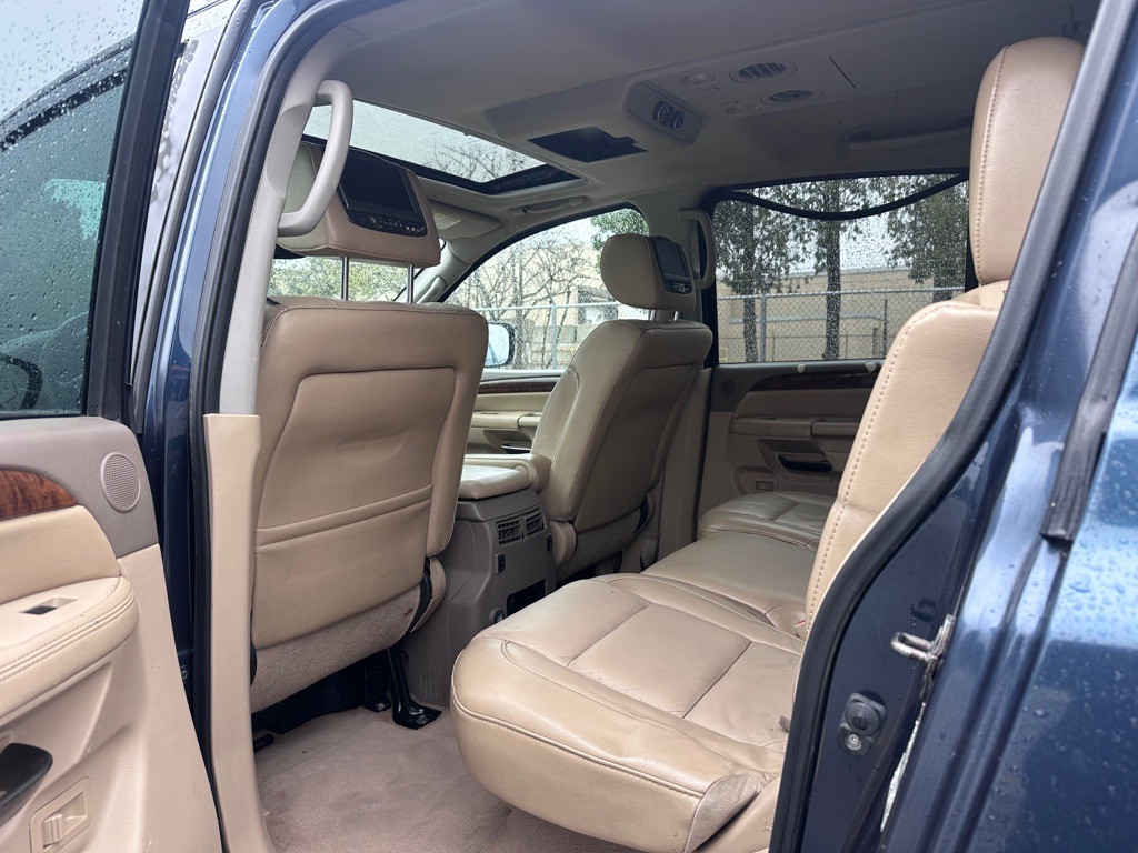 2014 Nissan Armada Image 11