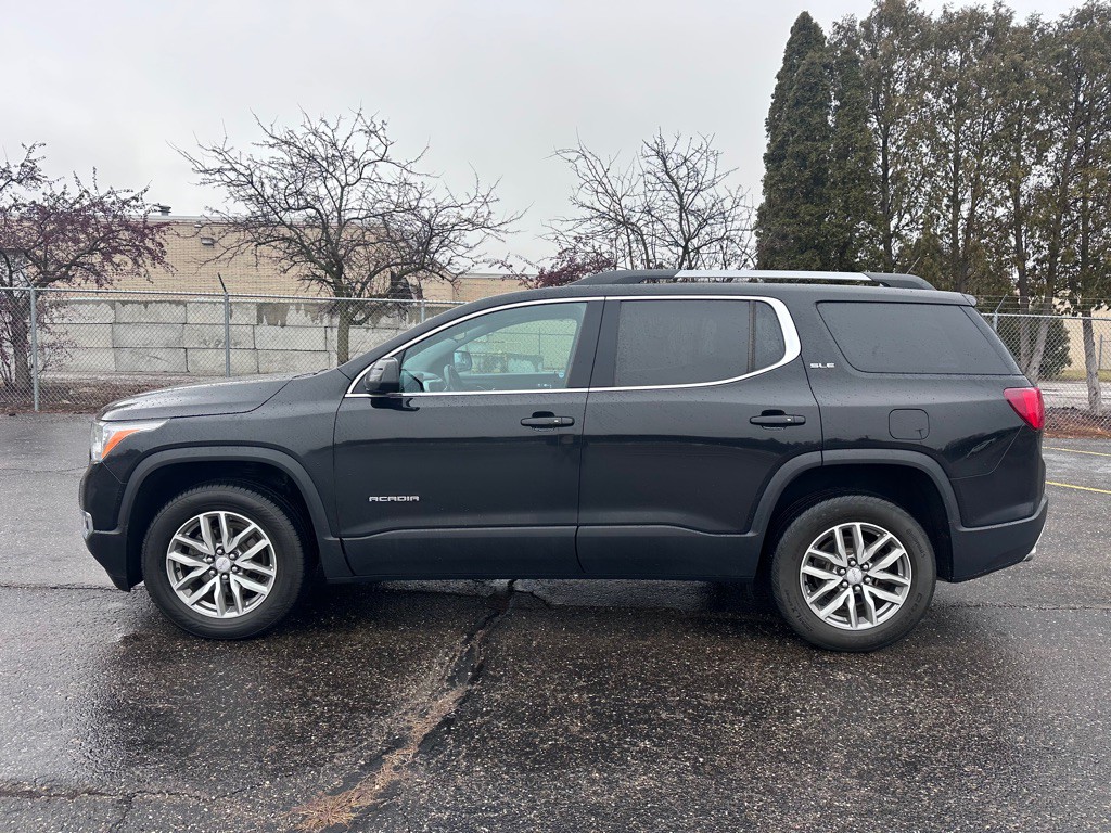2018 GMC Acadia Image 2