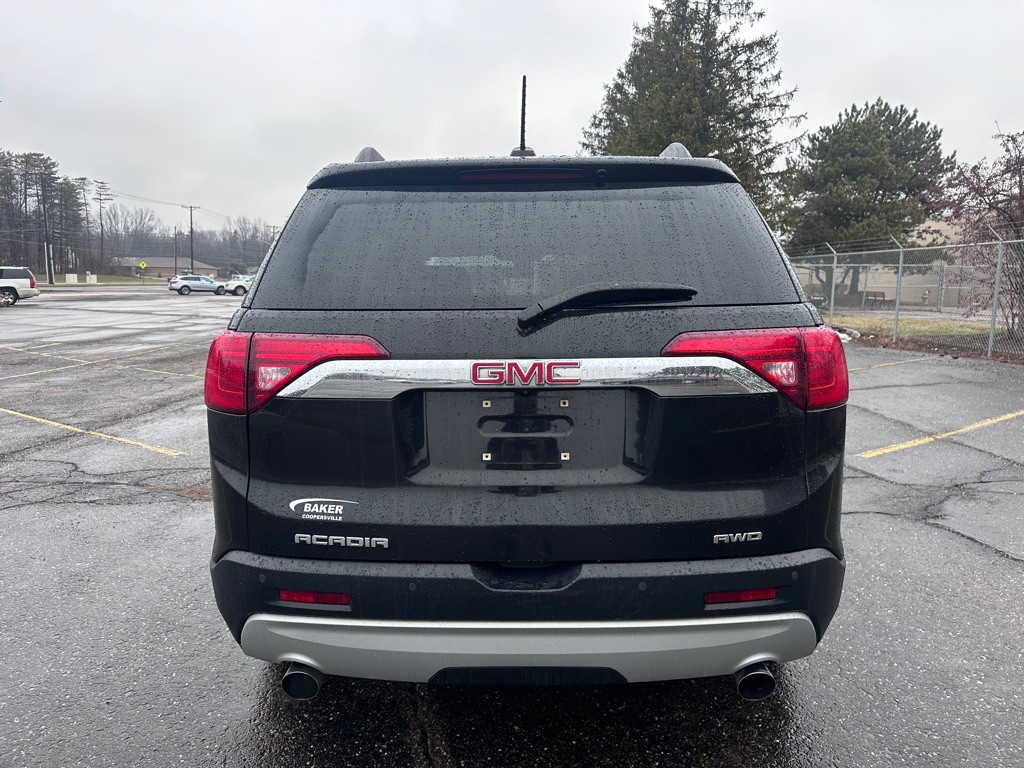 2018 GMC Acadia Image 3