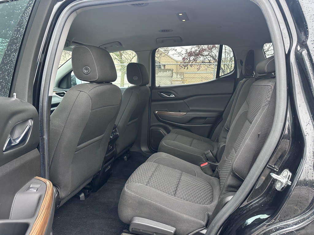 2018 GMC Acadia Image 11