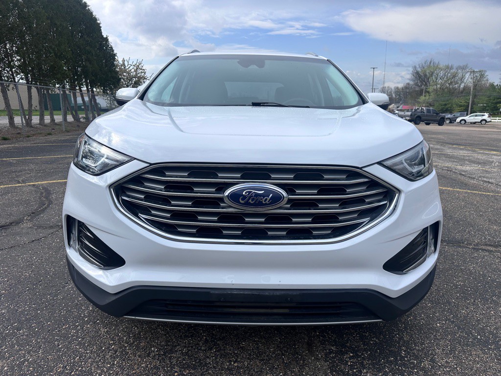 2020 Ford Edge Image 8