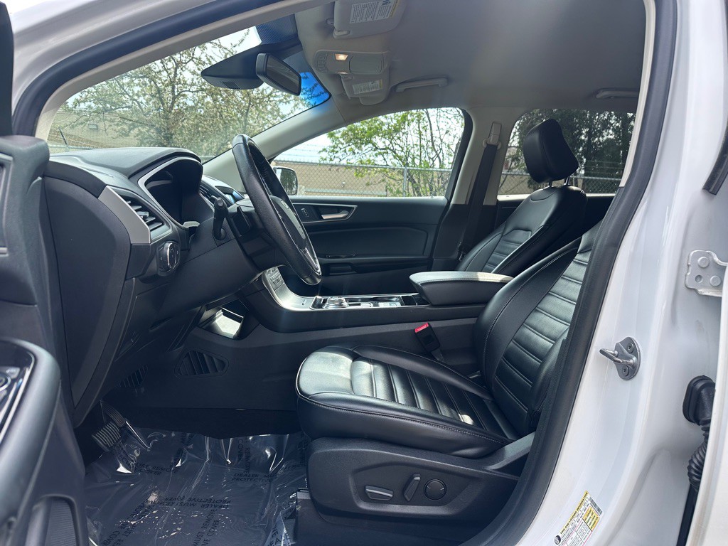 2020 Ford Edge Image 11